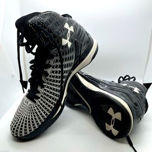 Men’s Under Armour Clutchfit Drive
Black White